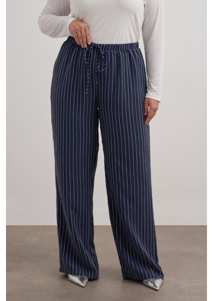 Beli Bağcıklı Düz Kesim Pantolon fırsatları