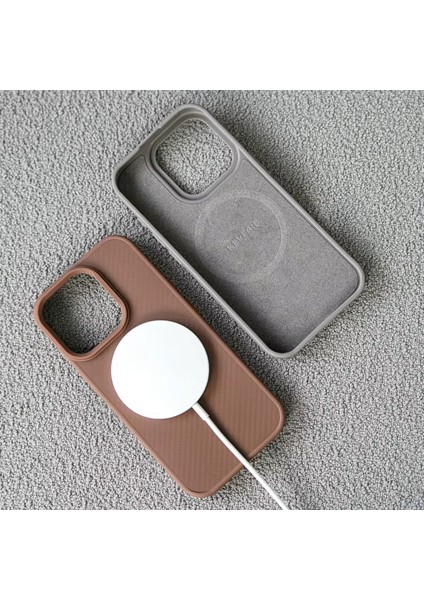 IPhone 12 / 12 Pro Uyumlu Logolu Karbon Görünümlü Magsafe Özellikli Silikon Kılıf modelleri