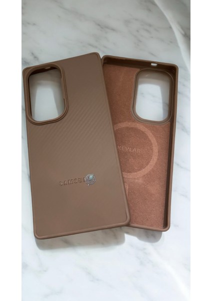 Samsung Galaxy S25 Ultra Uyumlu Logolu Karbon Görünümlü Magsafe Özellikli Silikon Kılıf modelleri