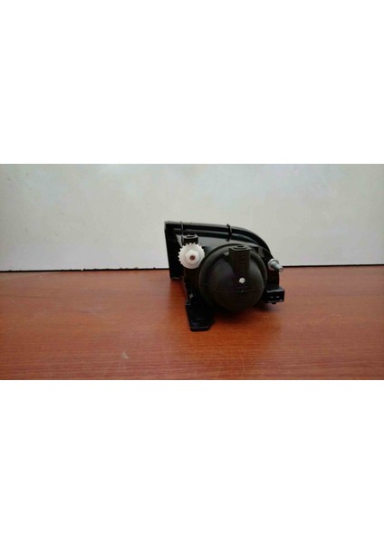 Toyota Avensis Sol Sis Farı 2000/2002 (81220-05050) modelleri