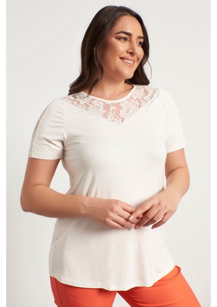 Dantel ve Pul Detaylı Bluz