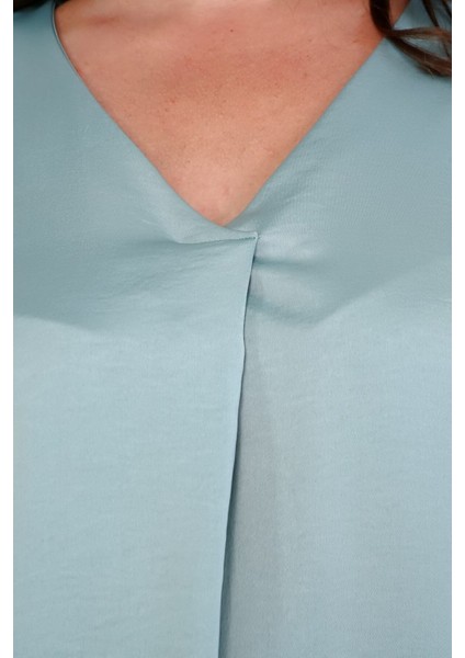 V Yaka Saten Bluz fırsatları