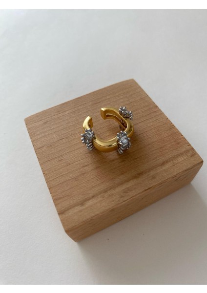 Baget Taşlı Gold Renkli Dikdörtgen Kıkırdak Küpe