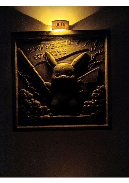 Seni Seçtim Türkiye! Pikachu Temalı Işıklı Kabartma Tablo – El Yapımı, Kişiye Özel, Anime Dekor fiyatları