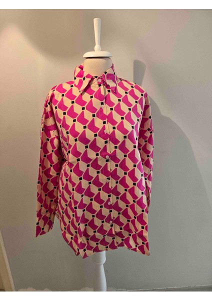 Retro Geometrik Desenli Oversize Gömlek – Pembe Fırtına