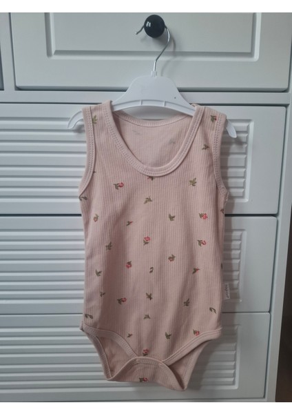 Kız Bebek Kolsuz Zıbın