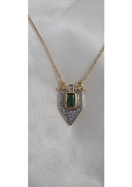 Çelik Kolye Taşlı Yeşil ve Beyaz