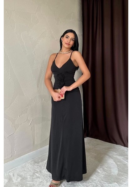 Kadın Siyah Büzgülü Askılı Uzun Gül Detaylı Elbise