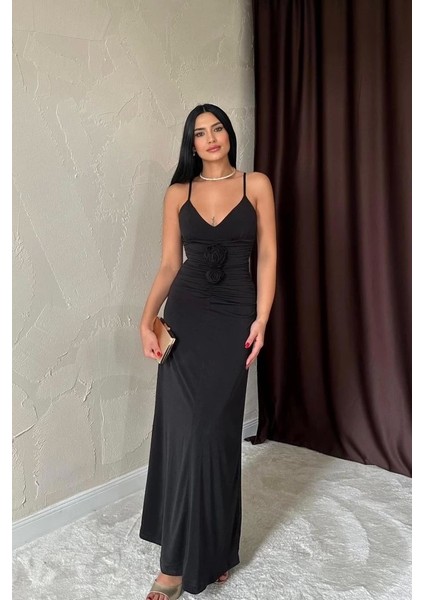 Kadın Siyah Büzgülü Askılı Uzun Gül Detaylı Elbise
