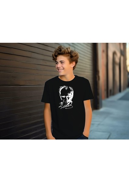 Erkek Çocuk Atatürk Baskılı Bisiklet Yaka Kısa Kollu T-Shirt