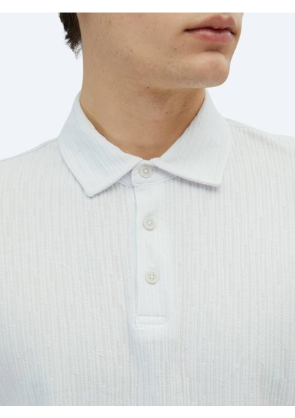 Beyaz Desenli Polo Yaka Pamuk Karışımlı T-Shirt fırsatları