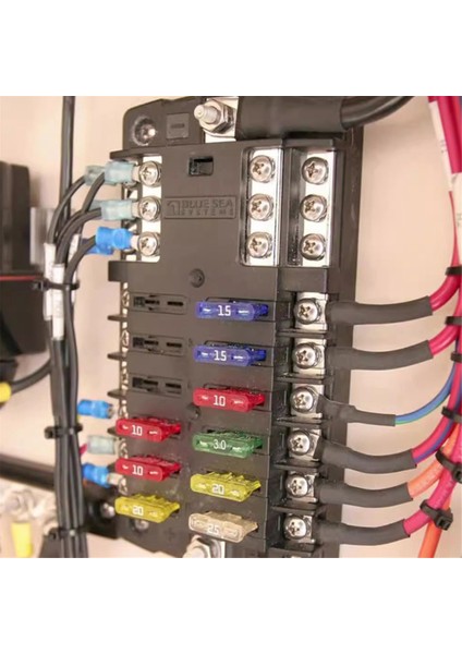 Araba Tekne Sigorta Kutusu Tutucu 5026 Bıçak Bloğu 32V100A 12 Devre Topraklama ve Kapaklı (Yurt Dışından) fırsatları