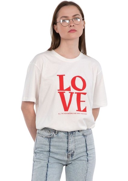 Bisiklet Yaka Love Baskılı %100 Pamuk Oversize Kalıp T-Shirt fiyatları