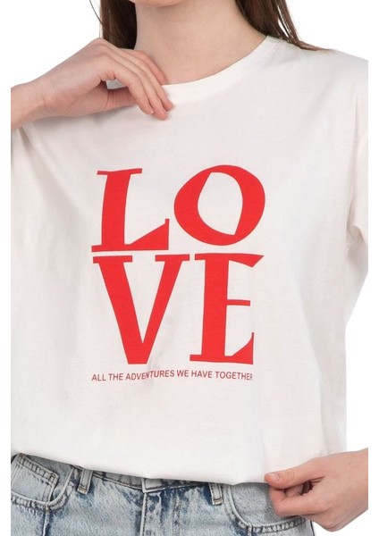 Bisiklet Yaka Love Baskılı %100 Pamuk Oversize Kalıp T-Shirt modelleri