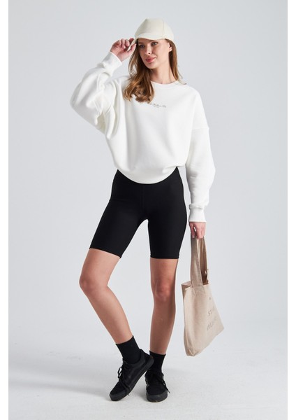 The Wellness Era Kahverenk Baskılı Oversize Beyaz Kadın Sweatshirt modelleri