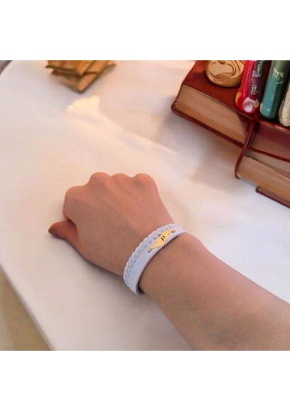 14 Ayar Altın Plakalı Kadınlar İçin Yaprak Motifli Derili Harfe Özel Bileklik fiyatları