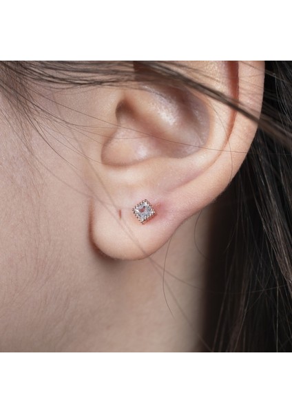 Kare Taşlı Çelik Tragus Küpe NUR-KE03278