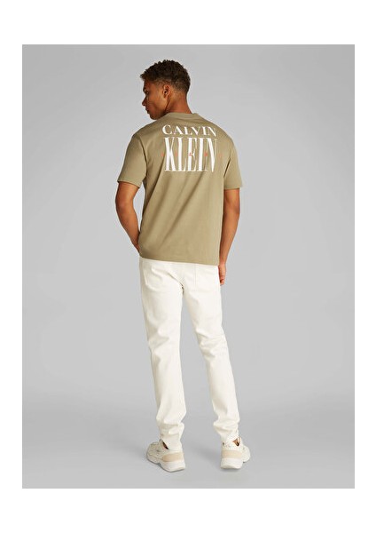 Serıf Font Graphıc Tee