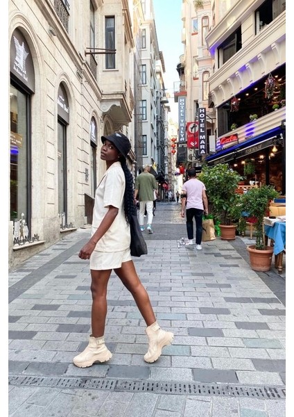 Bej Ceket ve Şort Takım modelleri