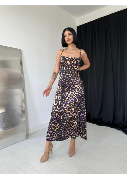 Degaje Yakalı Elbise