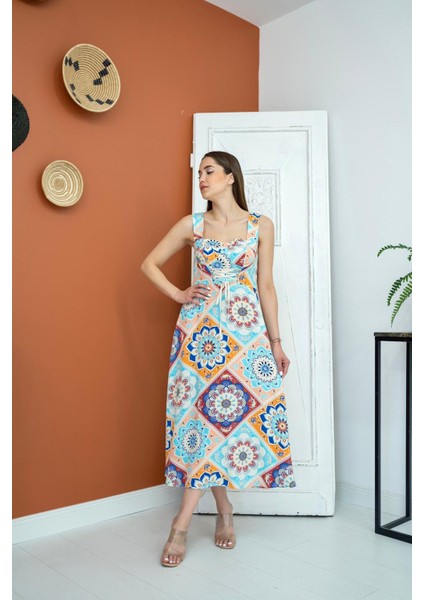 Önü Bağcıklı Elbise