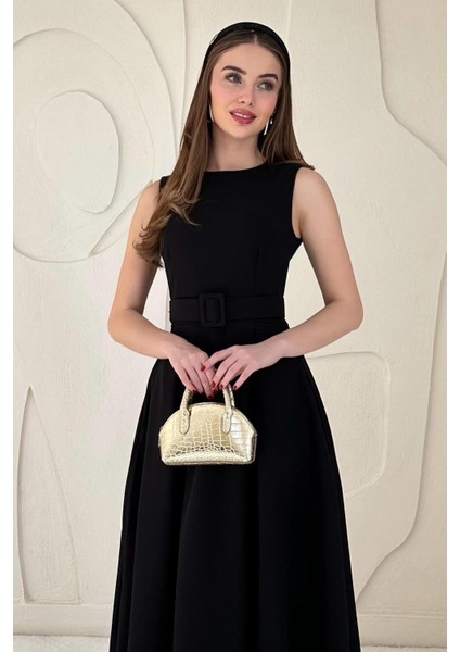 Halter Yaka Kloş Elbise