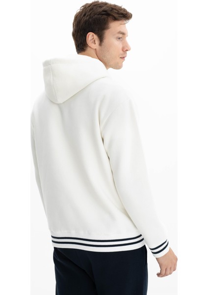 Erkek Relax Fit 3 İplik Kapşonlu Kanguru Cepli Sweatshirt K26254625601 indirimleri