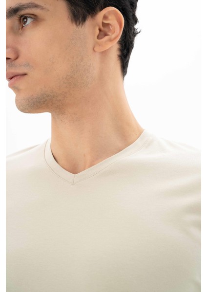 Erkek Slim Fit V Yaka Tişört Y25344452801