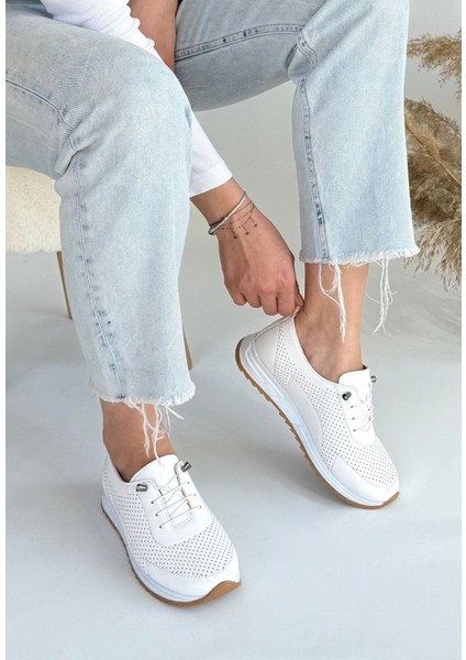 Kadın Babet Ayakkabı Beyaz Suni Deri Lastik Bağcıklı Günlük Kullanım İçin modelleri