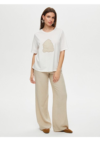 Önü Yaprak File Nakışlı Yuvarlak Yaka Pamuklu T-Shirt S25TSH080