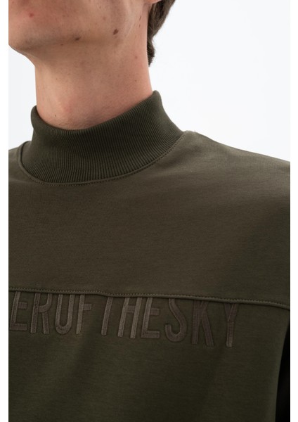 Erkek Regular Fit Balıkçı Yaka Sweatshirt K26254925201