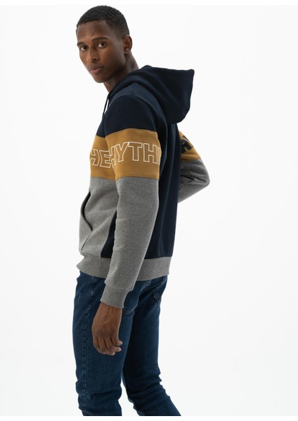 Erkek Kanguru Cepli Kapüşonlu Sweatshirt K24254928201