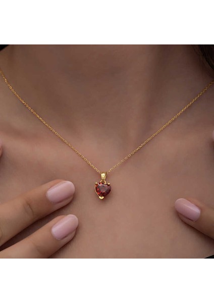 Gümüş Gold Kırmızı Taşlı Kalpli Kadın Kolye fiyatları