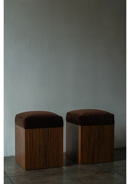 Modern Ahşap Gövdeli Kare, Kadife Döşemeli Şık Puf & Bench fiyatları