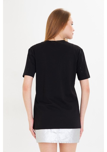 Sıra Taşlı Basic T-Shirt