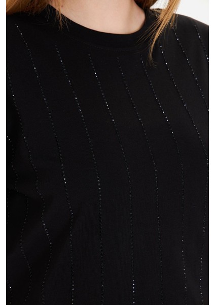 Sıra Taşlı Basic T-Shirt