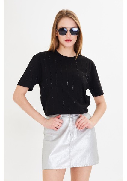 Sıra Taşlı Basic T-Shirt