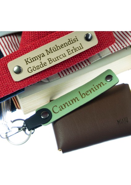 Kül Gri-Sarı, Yolların Sürücülerine, Isim Plaka ve Kan Grubu Yazılı Kişiye Özel Anahtarlık Takımı indirimleri