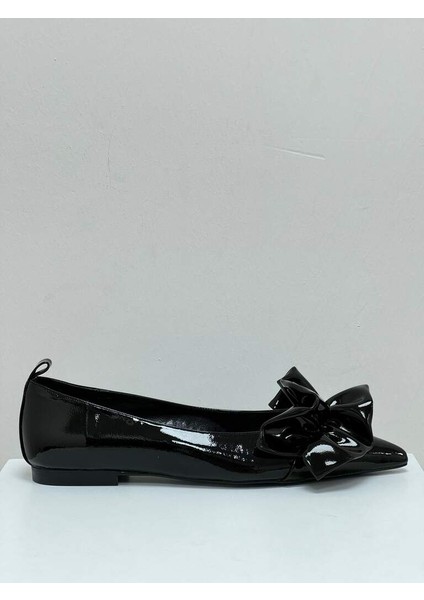 420 Siyah Rugan Günlük Rahat Fiyonk Detaylı Sivri Burun Kadın Babet Ayakkabı fırsatları