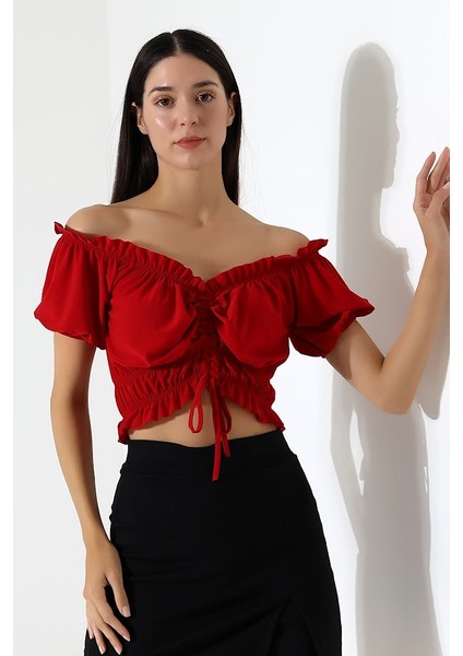 Kırmızı Omzu Açık Kısa Kollu Crop modelleri