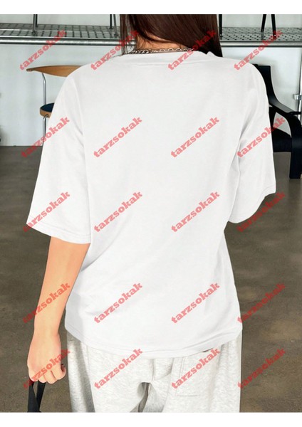 Minmal Katil Tavşan Baskılı Oversize Yıkamalı Tshirt Beyaz
