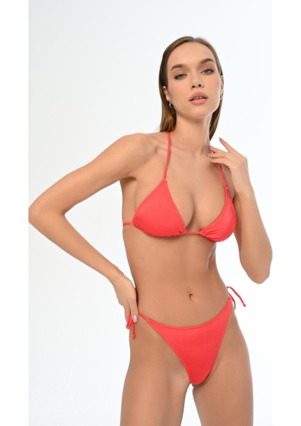 Aquaviva Kadın Parlak Kırmızı Üçgen Ella String Bikini Takımı modelleri