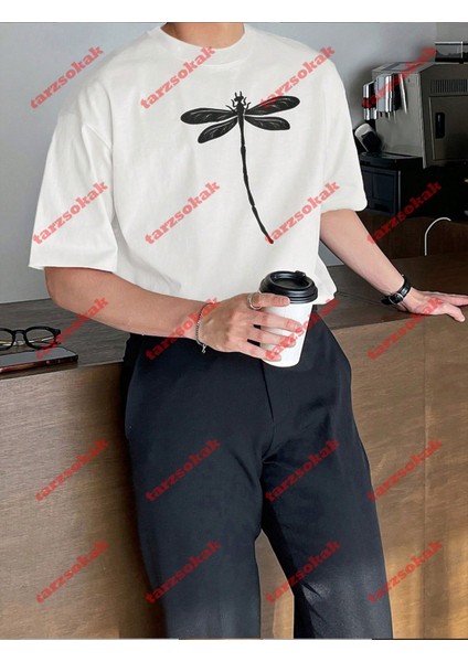 Minimal Yusufçuk Baskılı Oversize Yıkamalı Tshirt Beyaz indirimleri