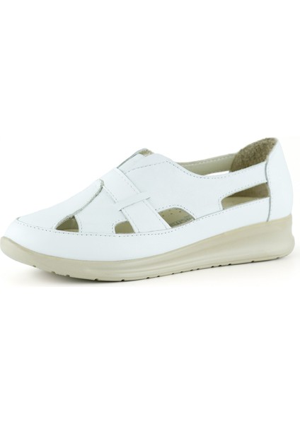 Aida Beyaz Deri Kesik Detaylı Lastikli Slip-On Günlük Ayakkabı