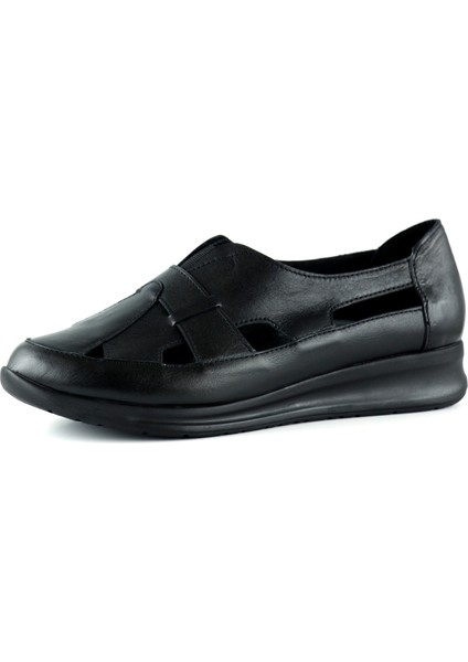 Aida Siyah Deri Kesik Detaylı Lastikli Slip-On Günlük Ayakkabı