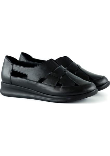 Aida Siyah Deri Kesik Detaylı Lastikli Slip-On Günlük Ayakkabı