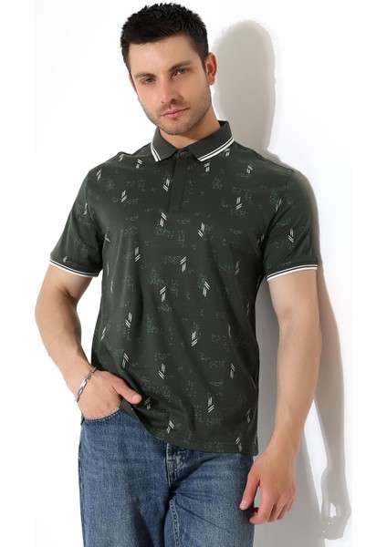 Erkek Yakası Çıt Çıt ve Fermuar Detaylı, Desenli Polo Yaka T-Shirt indirimleri