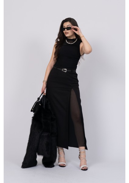 Kalem Etek Formu, Derin Yırtmacı ve Tül Detaylı Kapamasıyla Bakışları Üzerinde Toplayan Etek 6773