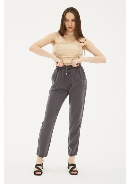 Comfort Fit Yüksek Bel Düz Paça Pantolon Bayan Pantolon 25Y0477K1 modelleri