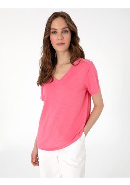 Kadın Pembe Regular Fit Tişört 50301461-VR041